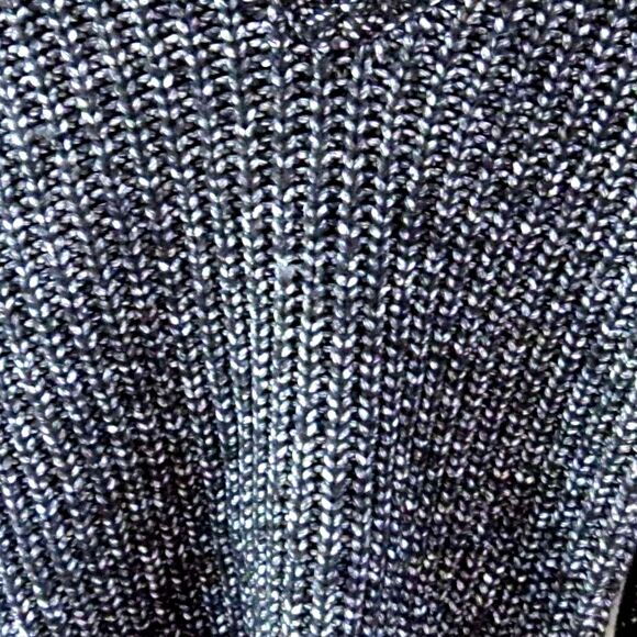 Art Class Unisex Chunk Knit V neck Pullover Sweater child's Medium (7/8) EUC - Picture 3 of 6